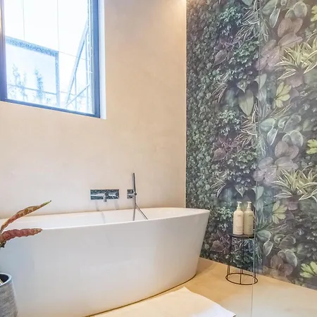 The Hide Hotel apartamentowy 4*