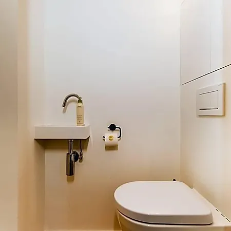 The Hide Aparthotel