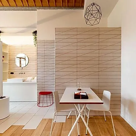 Apart-hotel The Hide 4*