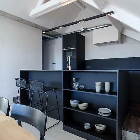 The Hide Aparthotel 4*