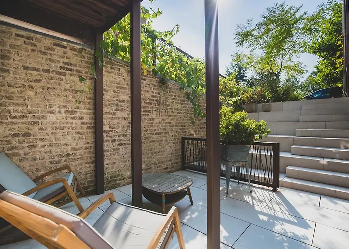 The Hide Apart-hotel