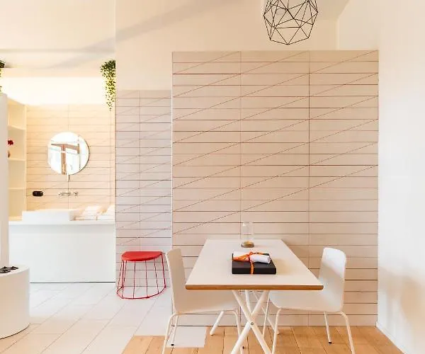 Apart-hotel The Hide 4*