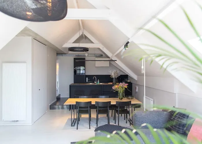 Aparthotel The Hide 4*