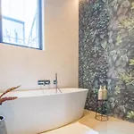 The Hide Apart-hotel 4*