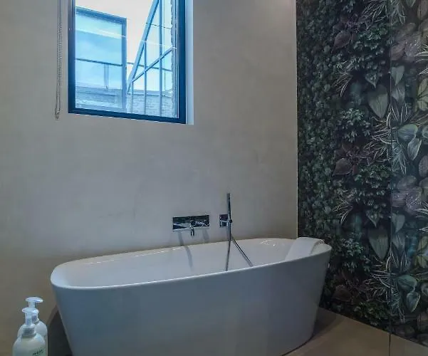 The Hide Апарт-отель Гент